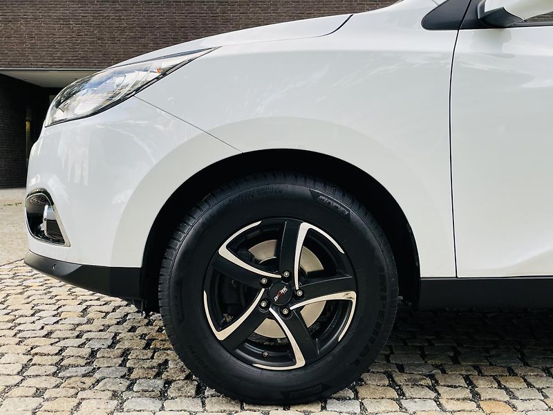 Hyundai ix35 2.0i 4x4 1MAJIITEL KAMER TAŽNÉ - fotka 46 z 46