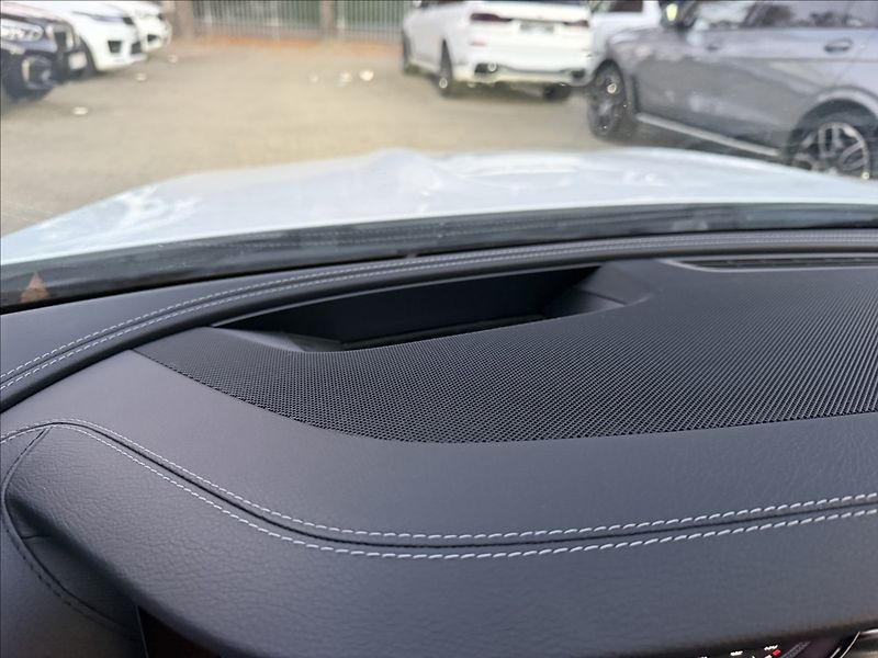 Mercedes-Benz Třídy E 220d AMG 4Matic - fotka 21 z 26