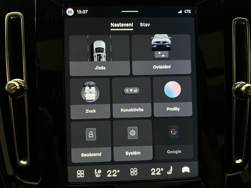 Volvo XC40 (2026) B4 ULTRA DARK AUT - fotka 32 z 43