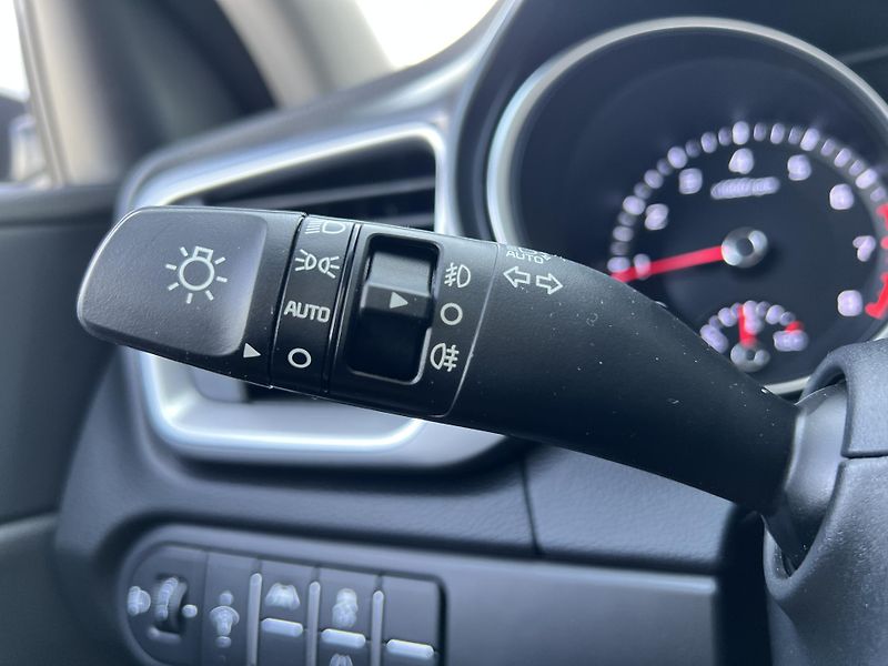 Kia Ceed SW (2026) 1.5T-GDi GPF 7DCT SPIN odp.DPH - fotka 13 z 47