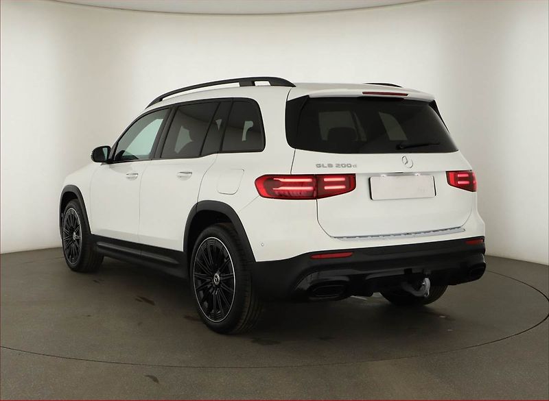 Mercedes-Benz GLB (2026) 200 d, AMG LINE, KAMERA - fotka 4 z 27
