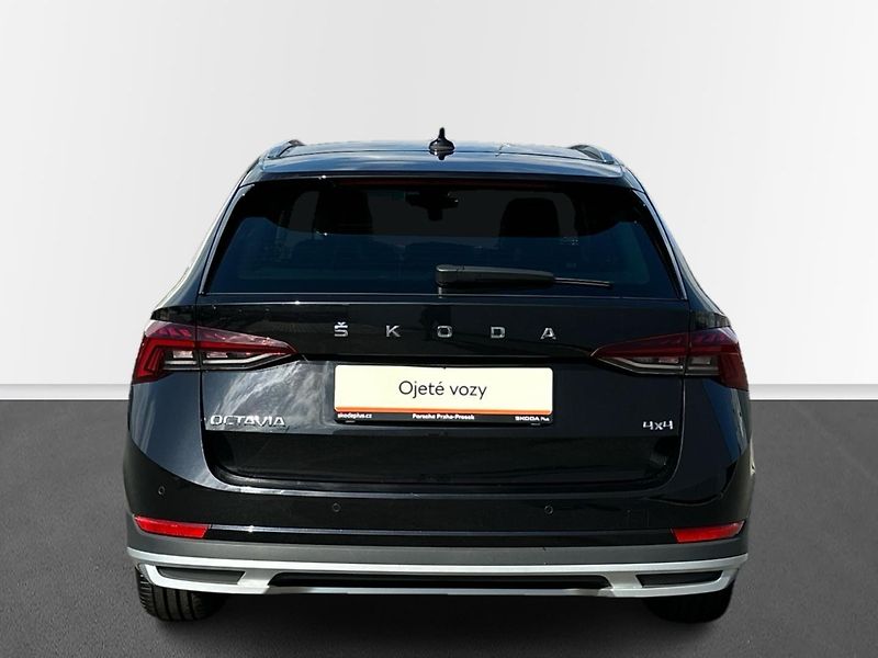 Škoda Octavia Scout 2,0 TDI  147kW DSG 4x4 - fotka 9 z 22