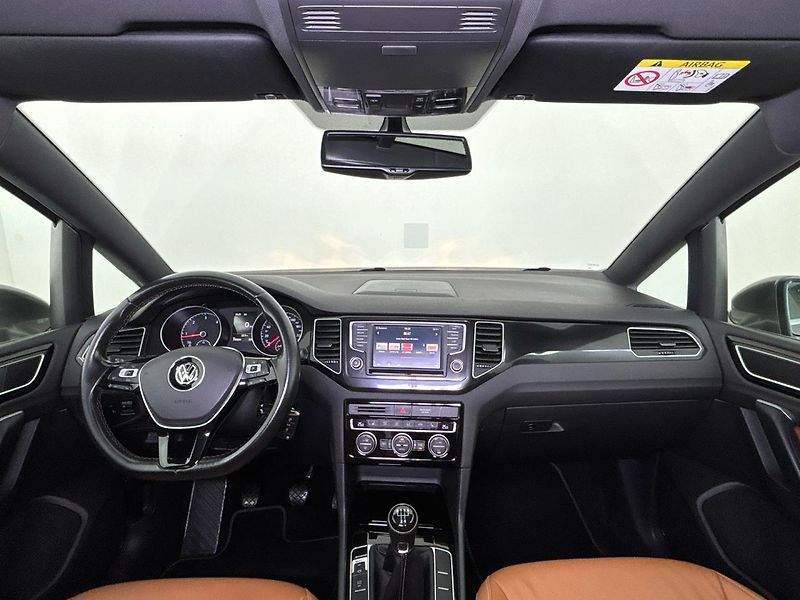 Volkswagen Golf Sportsvan Highline - fotka 5 z 28