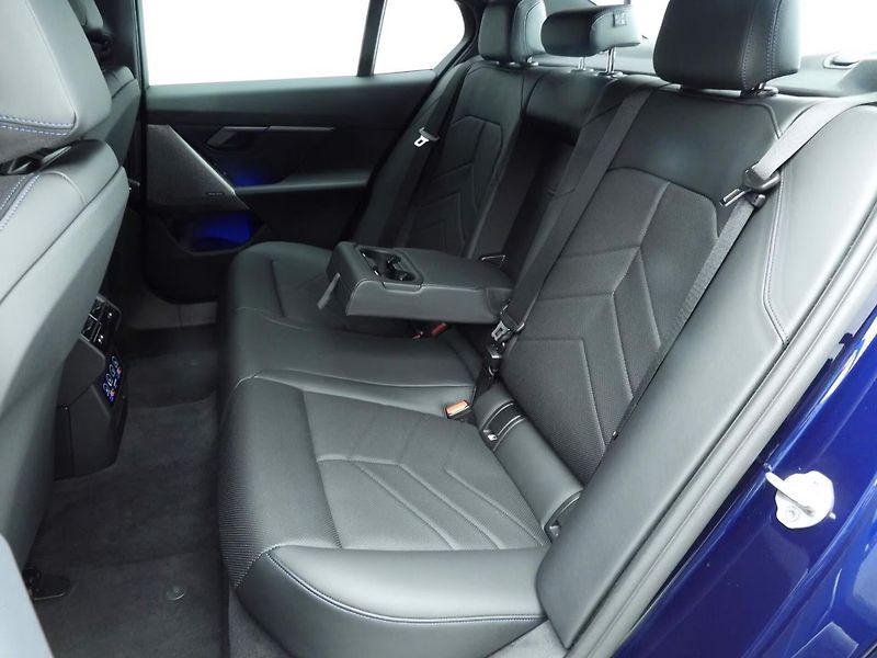 BMW i5 xDrive40 M-Sport 4zon H/K Vent - fotka 26 z 30