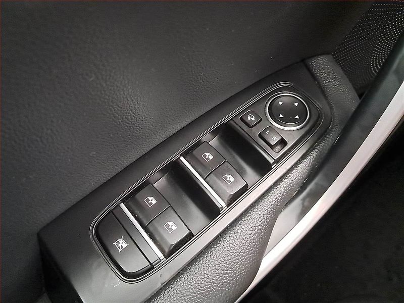 Kia XCeed (2019) 1.4 T-GDI, Serv.kniha, Kůže - fotka 16 z 21
