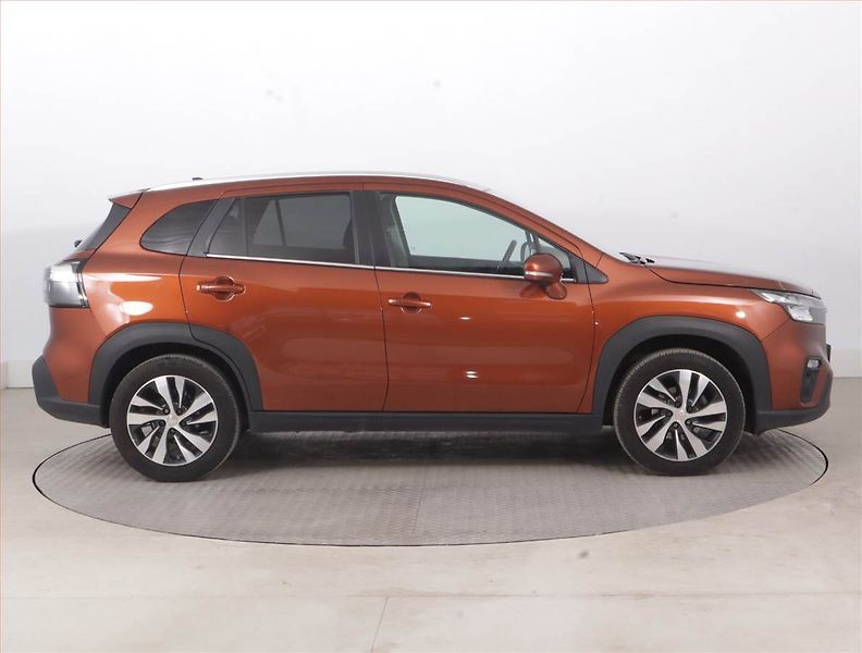 Suzuki SX4 S-Cross (2021) Elegance 1.4 BoosterJet - fotka 6 z 16