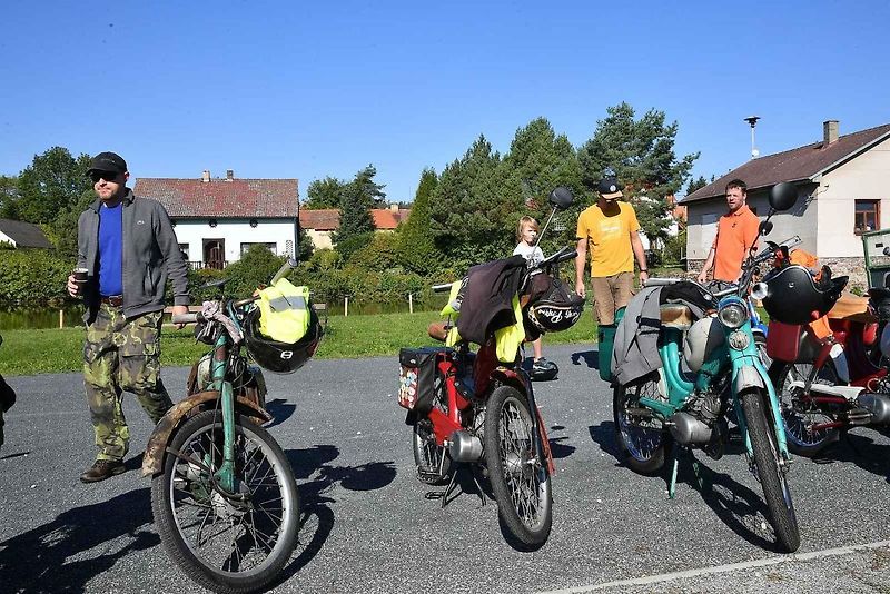 Kublovský sraz mopedů
