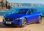 Jaguar i-Pace má dojezd 480 kilometrů a zrychlení z 0 na 100 pod pět sekund. Cena ovšem činí minimálně 2,04 milionu korun. Dočkáme se ho na začátku října