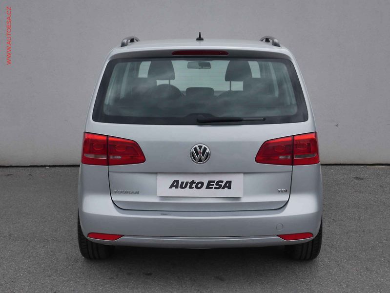 Volkswagen Touran (2011) 1.6TDi, ČR, autoAC - fotka 5 z 13