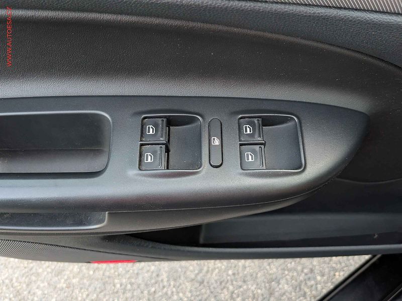 Škoda Octavia (2011) 1.4TSi, 1.maj, Elegance, DSG - fotka 12 z 14