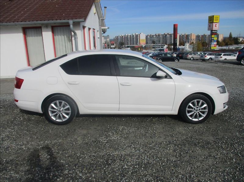 Škoda Octavia 1,6 TDI, DSG,tažné,serv.kniha, - fotka 4 z 44