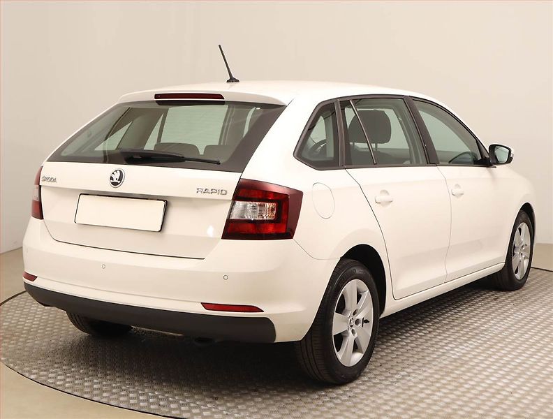 Škoda Rapid (2018) Spaceback 1.0 TSI, Serv.kniha - fotka 5 z 14