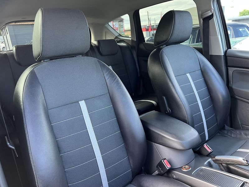 Ford Kuga 2.0TDCi 4x4 TEMPOMAT KLIMA ALU - fotka 31 z 40