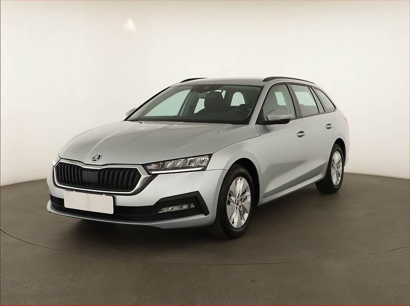 Škoda Octavia (2022) Ambition 1.0 TSI e-tec - fotka 2 z 16