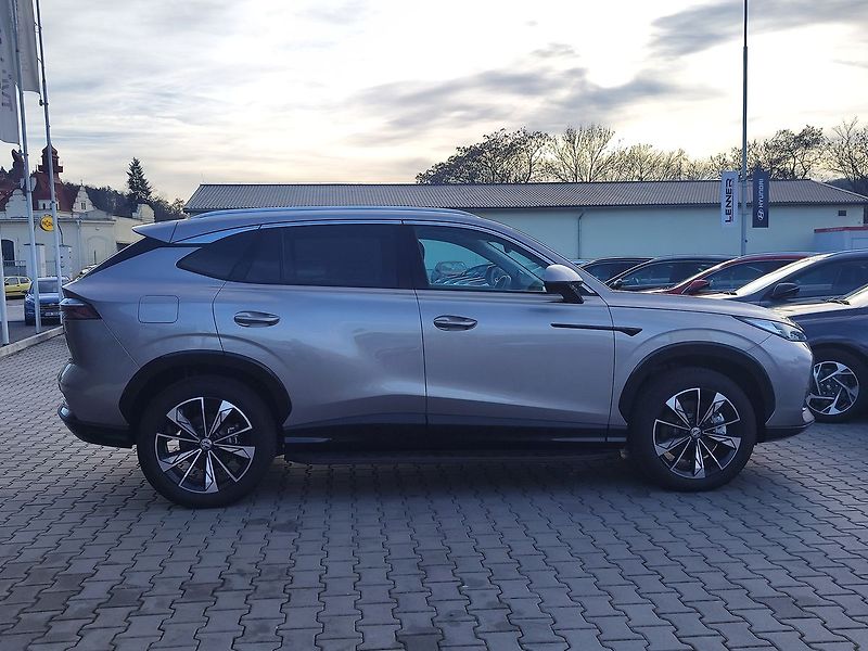 MG EHS (2026) 1.5 TGI/200kW PHEV Emotion AT - fotka 4 z 36