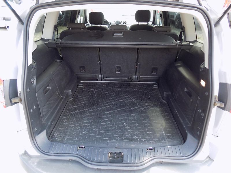 Ford S-MAX 2,0 TDCI 103 KW VÝHŘEV, TAŽNÉ - fotka 21 z 38