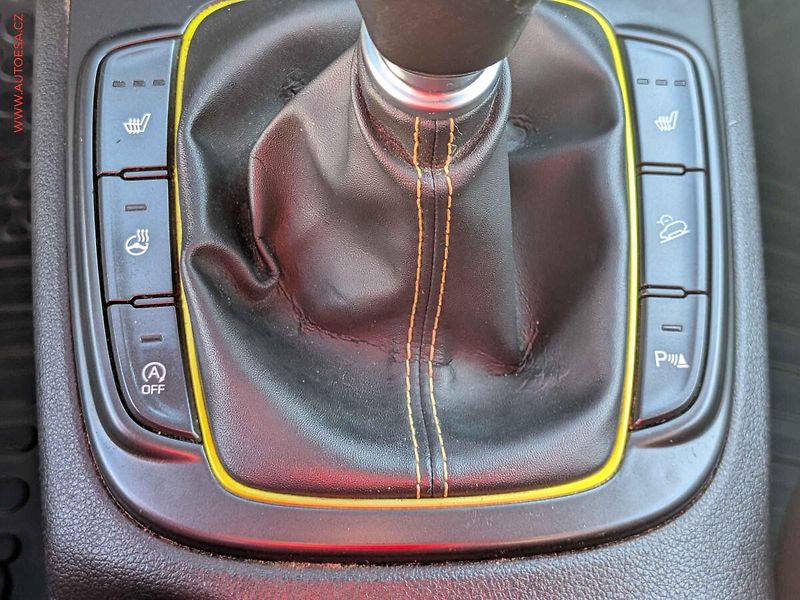 Hyundai Kona (2018) 1.0 T- GDi, 1.maj,ČR, servis - fotka 20 z 22