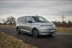 Velká rodina, jejíž členové se neradi omezují? Pro takovou je Multivan ideální volba.