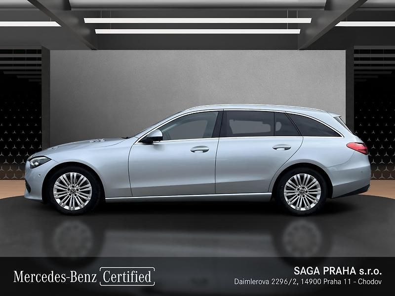 Mercedes-Benz Třídy C 220d 4MATIC kombi Avantgarde - fotka 6 z 22