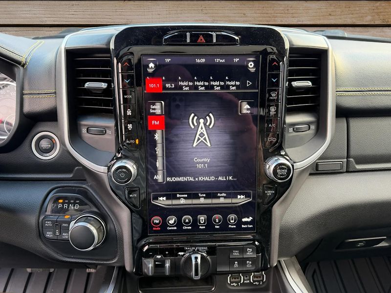 Dodge RAM (2021) +HEMI+LPG+BEEE+PANORAMA+ - fotka 16 z 21