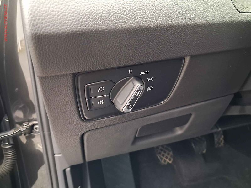 Volkswagen Passat (2019) 1.5TSi, ČR, Highline, LED - fotka 15 z 19