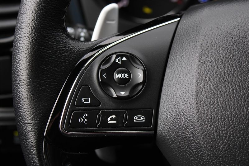 Mitsubishi Outlander 2,0 i  A/T,4x4,7.MÍST,INSTYLE+ - fotka 19 z 38