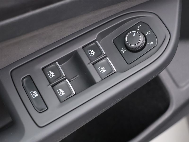 Volkswagen Golf 2,0 TSI GTI 180kW DSG DPH - fotka 15 z 41