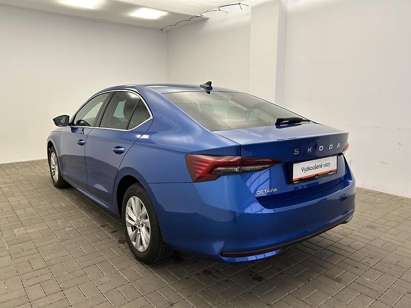 Škoda Octavia 1.5 TSI Top selection - fotka 21 z 24