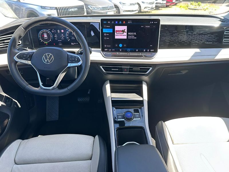 Volkswagen Tiguan 2.0 TDI 4MOTION DSG Elegance - fotka 9 z 16