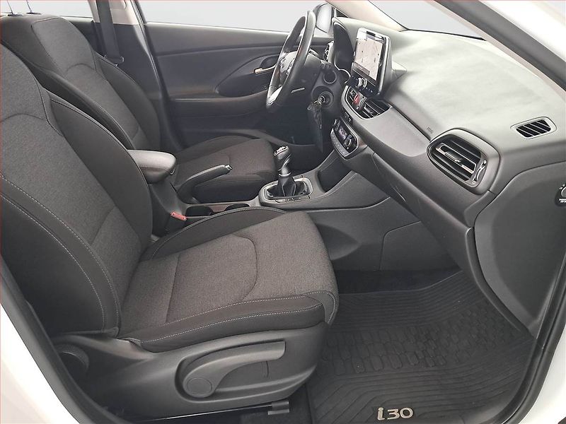 Hyundai i30 (2021) 1.0 T-GDI, Serv.kniha, Navi - fotka 9 z 19