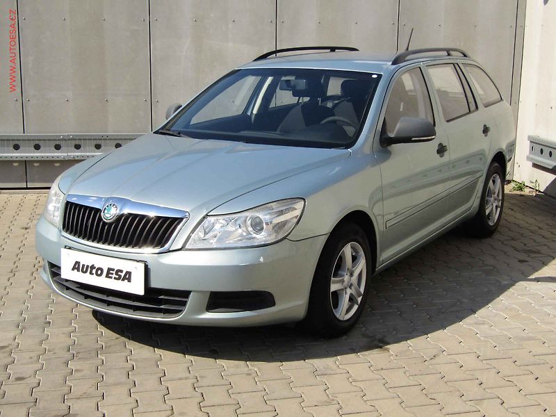 Škoda Octavia (2011) 1.6 TDi, 2.maj,ČR, servis - fotka 3 z 19