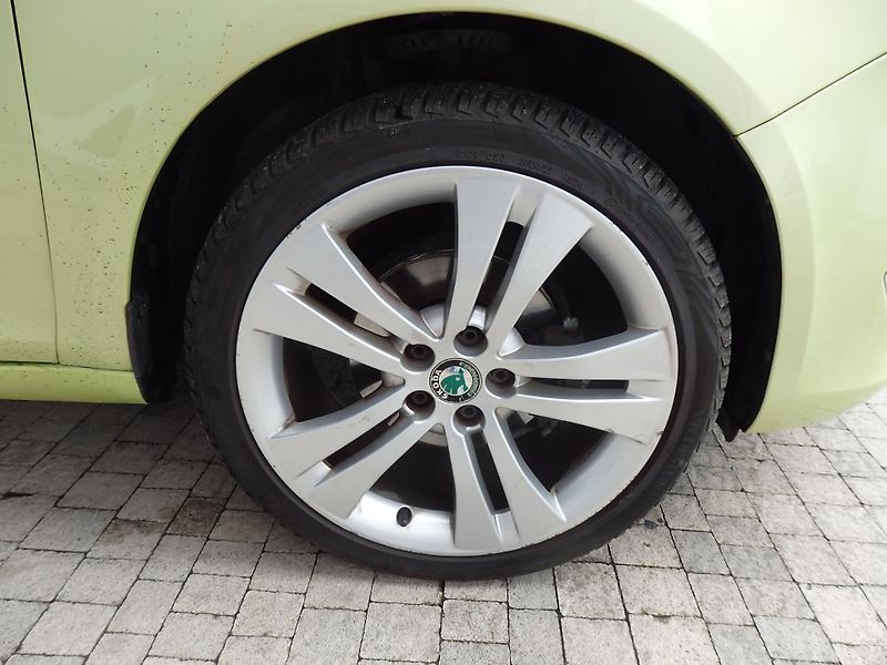 Škoda Fabia 1.2 TSI 63 ZÁLOHOVÁNO - fotka 12 z 25