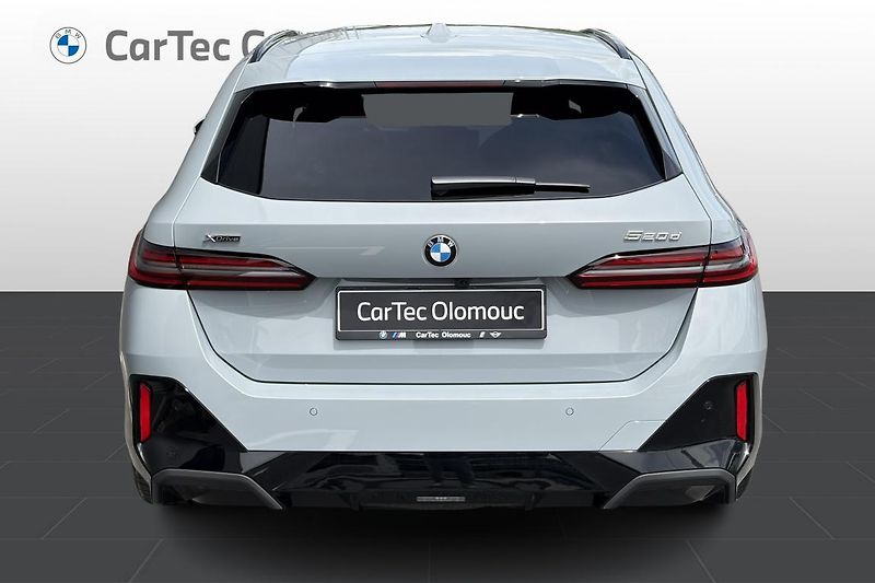 BMW Řada 5 520d xDrive Touring - fotka 6 z 10