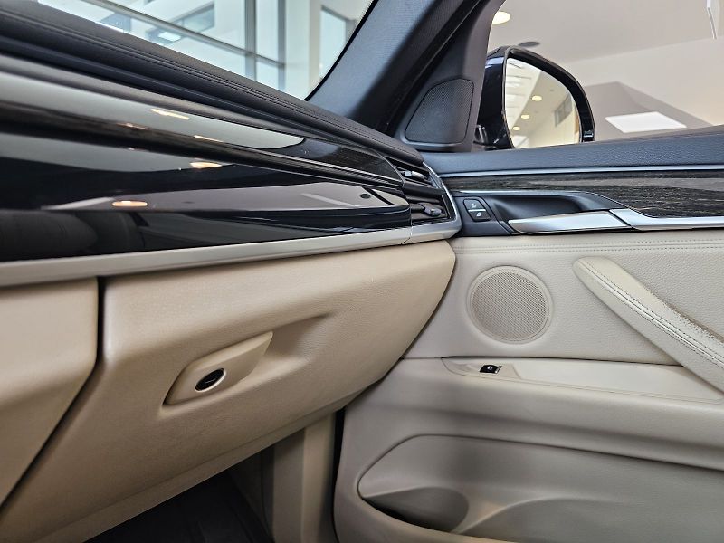 BMW X6 xDrive30d - fotka 31 z 31