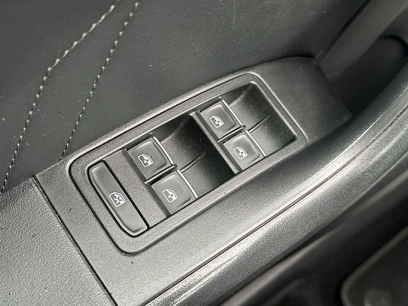Seat Ateca (2023) 1.5 TSI DSG FR - fotka 17 z 33