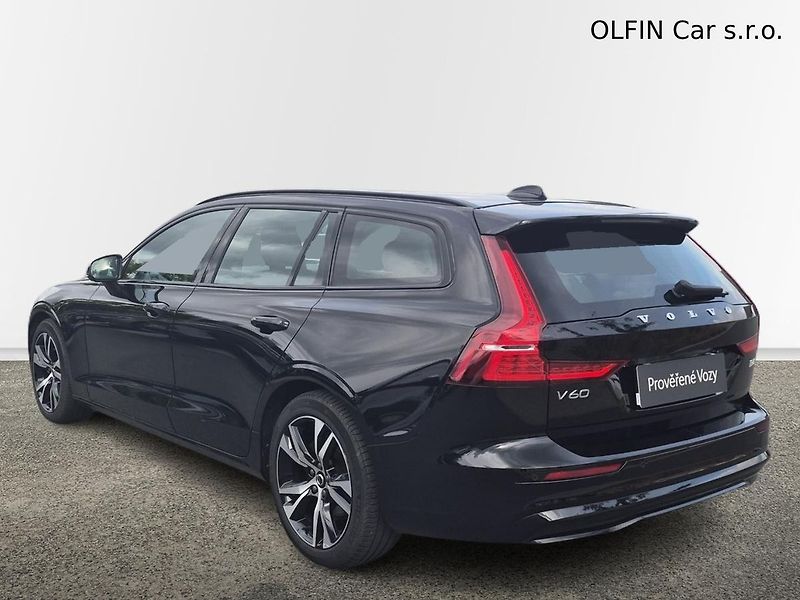 Volvo V60 B4 benzin Plus Dark DCT - fotka 4 z 26