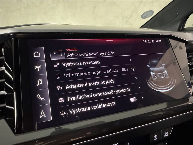 Audi Q4 e-tron 40 150kW S-Line LED Kamera - fotka 29 z 50