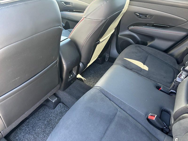 Hyundai Tucson 1.6 T-GDI DCT 118kW N-Line - fotka 25 z 29
