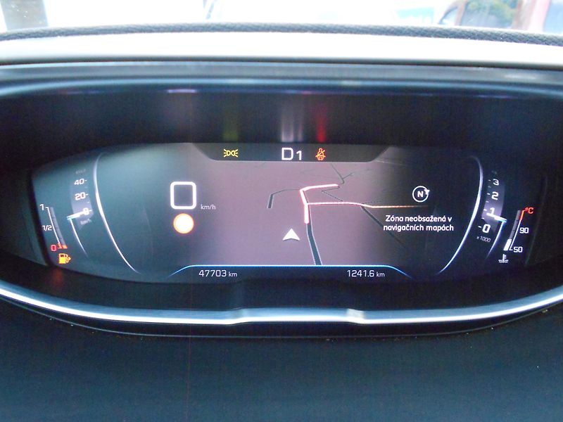 Peugeot 5008 ALLURE PACK 1.5HDi 130k EAT8 - fotka 13 z 14