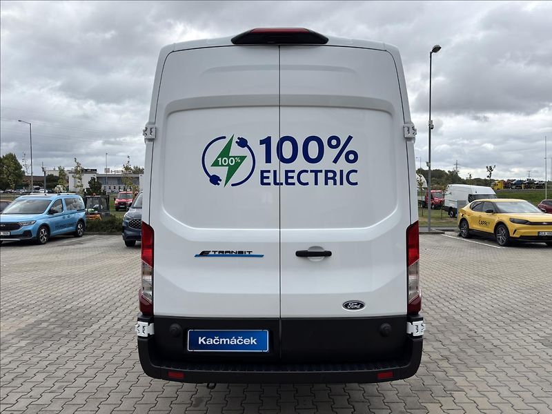 Ford Transit Trend L4 135kW 89kWh BEV - fotka 4 z 46