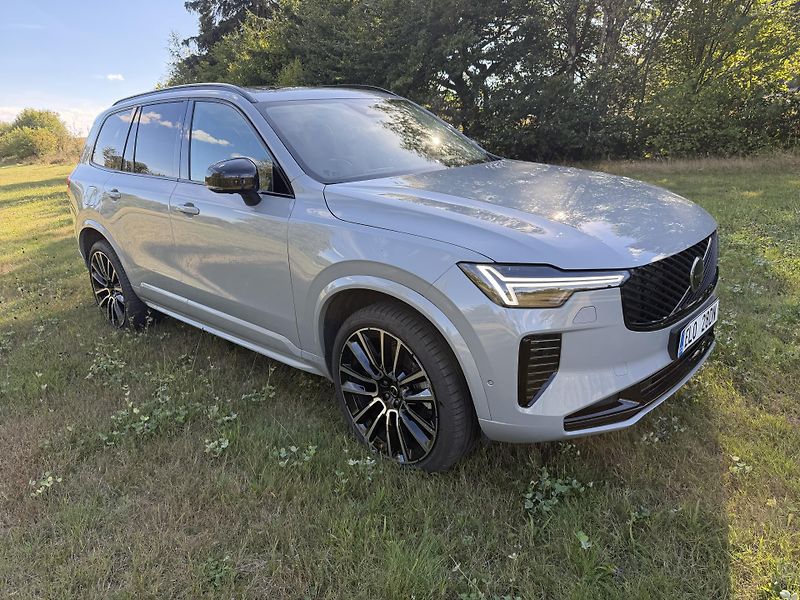 Volvo XC90 T8 ULTRA DARK,AWD,360,POLESTAR - fotka 2 z 31