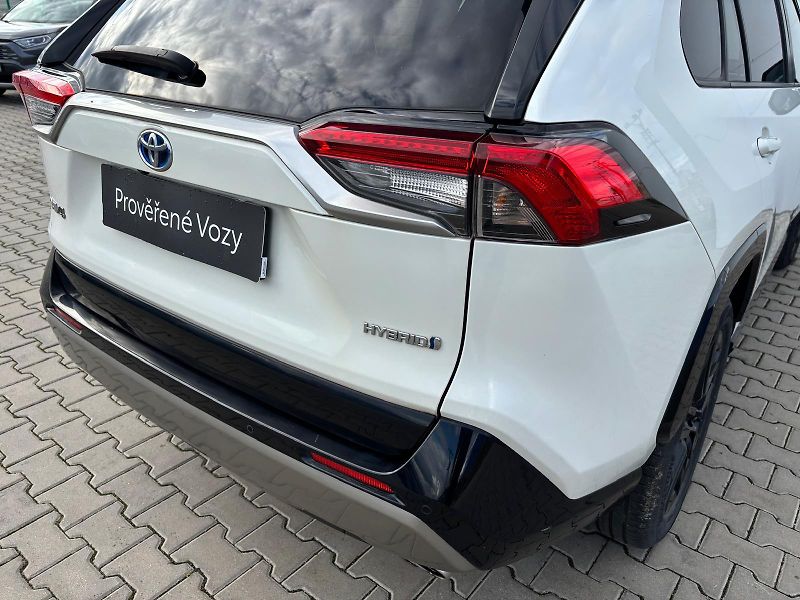 Toyota RAV4 2.5 HSD e-CVT FWD Selection - fotka 28 z 28