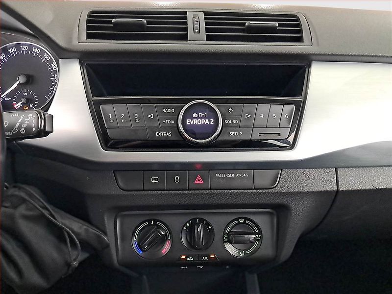 Škoda Fabia (2015) 1.4 TDI, ČR,1.maj, Tempomat - fotka 12 z 16