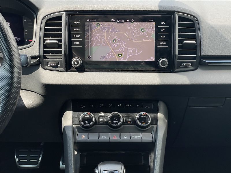 Škoda Karoq 1,5 TSI Sportline Plus DSG - fotka 12 z 24