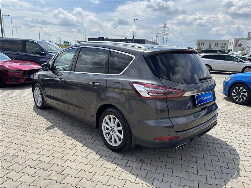 Ford S-MAX 2,0 EcoBlue 132kW Titanium 4X4 - fotka 3 z 39