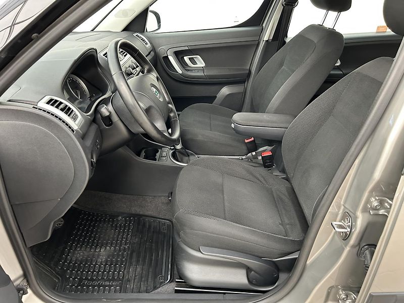 Škoda Roomster 1.6 V Comfort - fotka 6 z 25