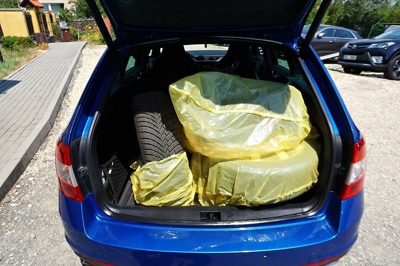 Škoda Octavia (2015) CHALLENGE RS 2,0 TDI 135 kW - fotka 12 z 50