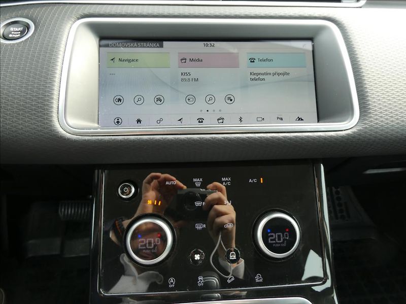 Land Rover Range Rover Evoque 2,0 D150 S 4WD Automat - fotka 24 z 34
