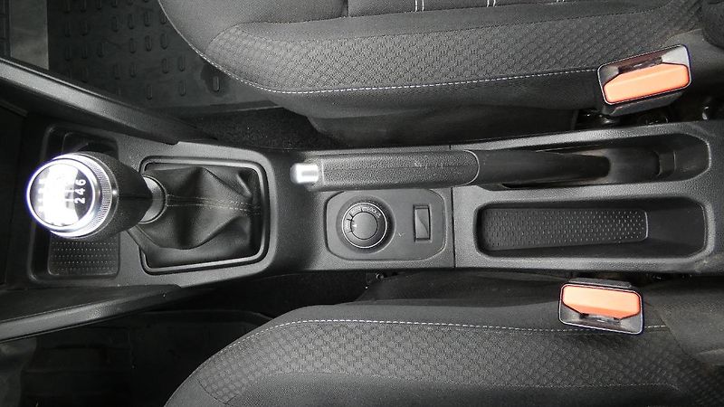 Dacia Duster 1.5 Blue dCi 4x4 Comfort - fotka 17 z 24