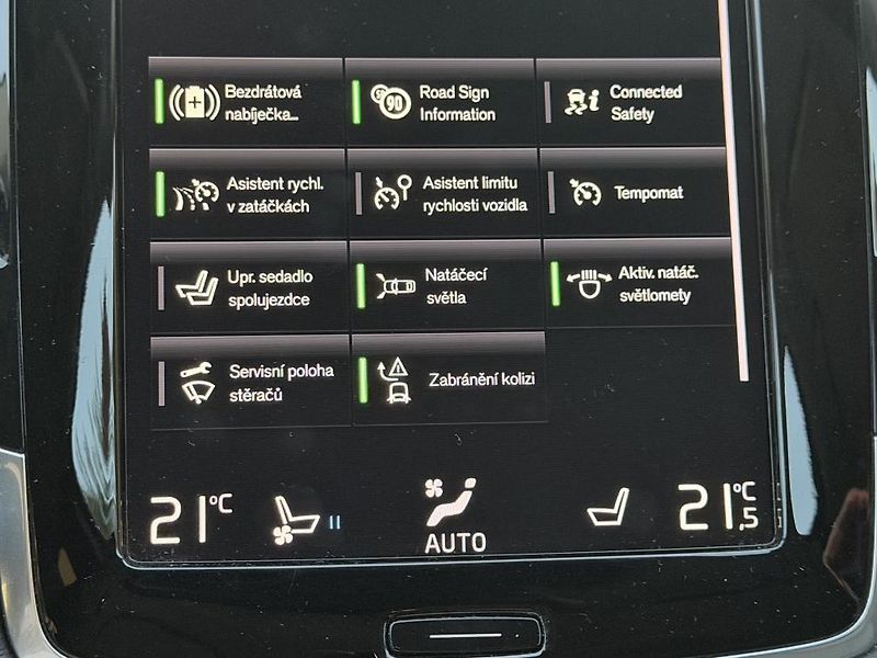 Volvo XC90 (2022) B5 Inscription Auto - fotka 13 z 15